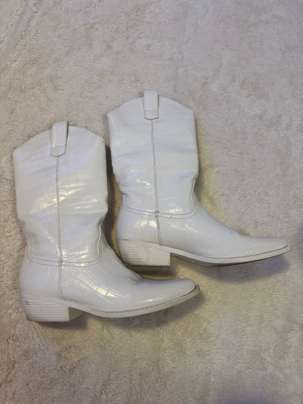 Women's White Croc-Embossed Western Boots
